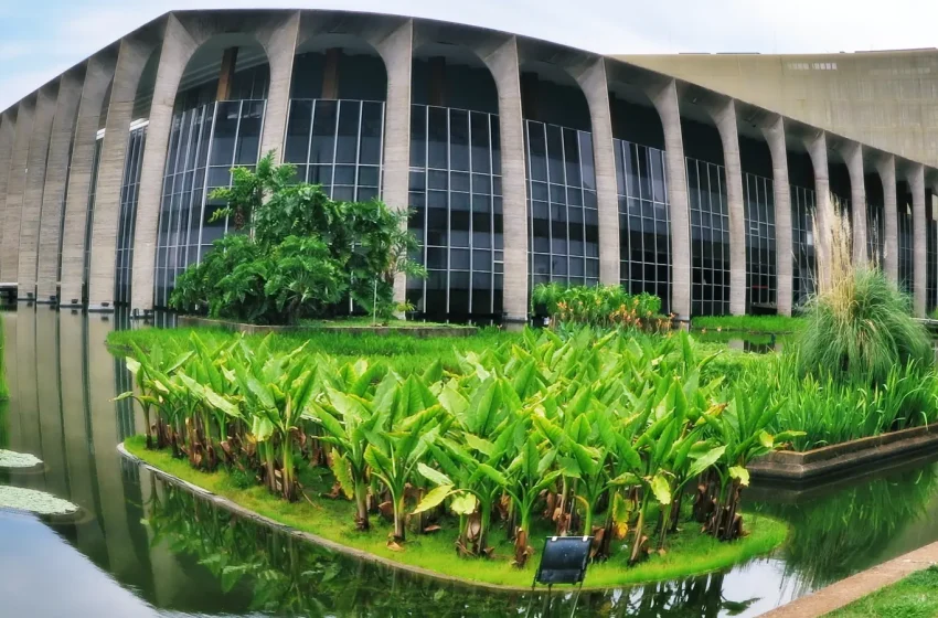 Fachada do Palácio do Itamaraty, sede do Ministério das Relações Exteriores, em Brasília