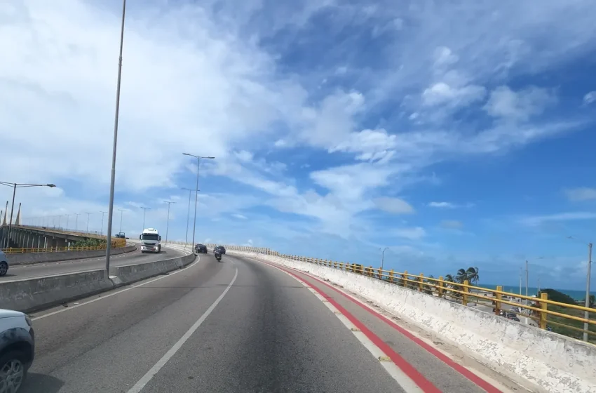 Ponte Newton Navarro sobre o Rio Potengi, em Natal