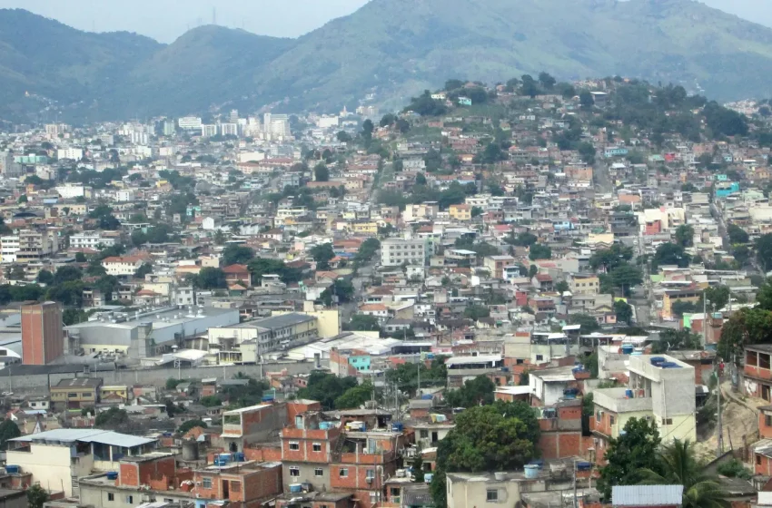 Vista do Complexo do Alemão, na Zona Norte do Rio de Janeiro