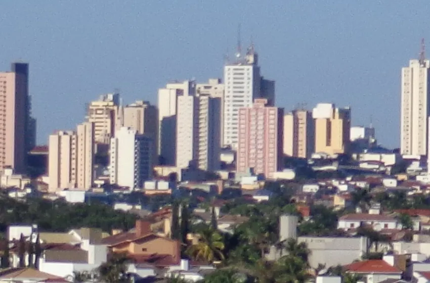  Chuvas provocam erosão sob ponte e deslizamento de barranco em Presidente Prudente